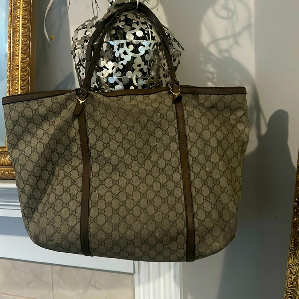 Gucci large leather tote bag.